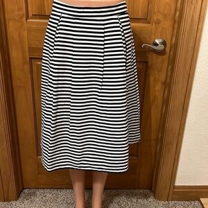 Like new Wells Grace Blue White Striped Pleated Skirt Size S